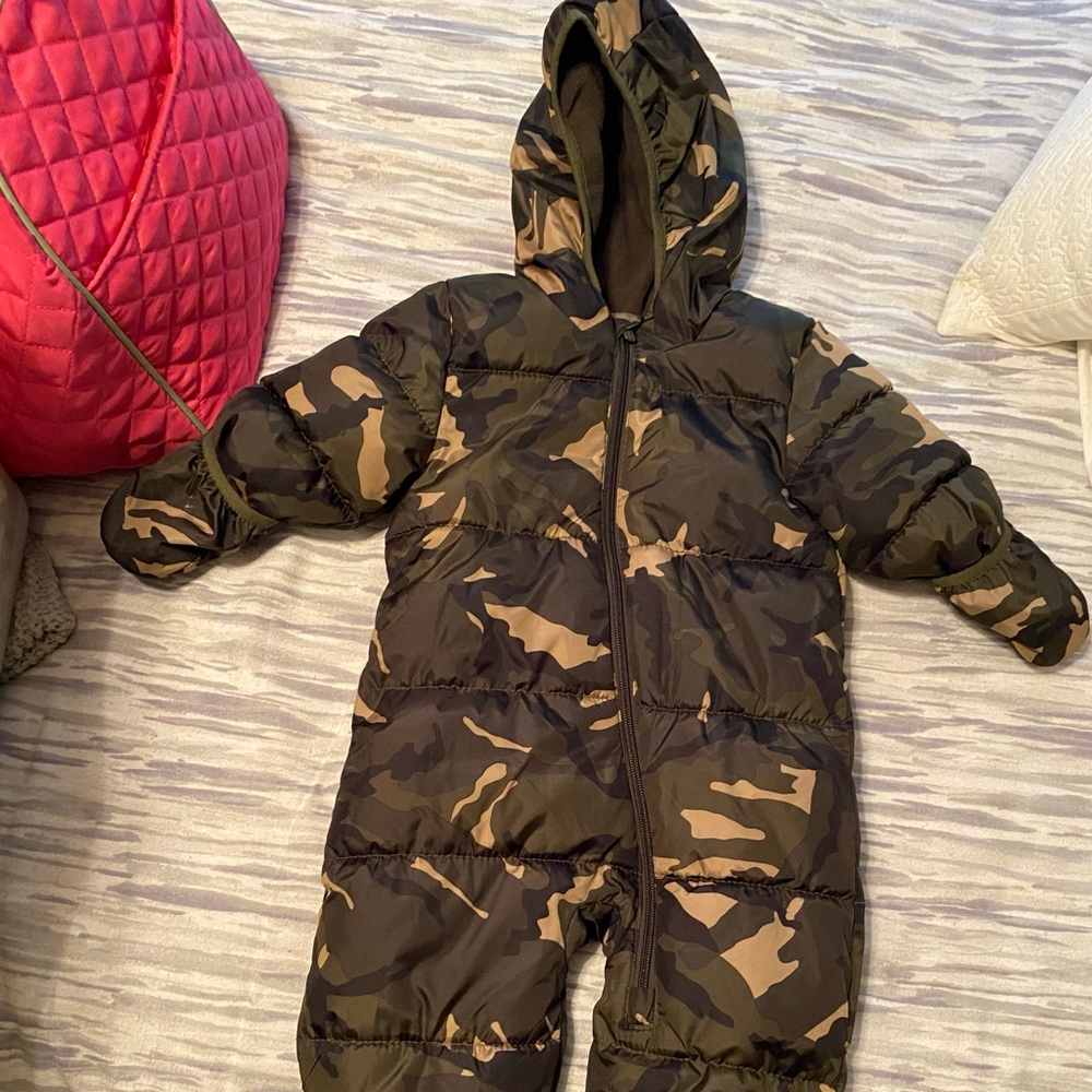 NWOT Old Navy Camo Snowsuit